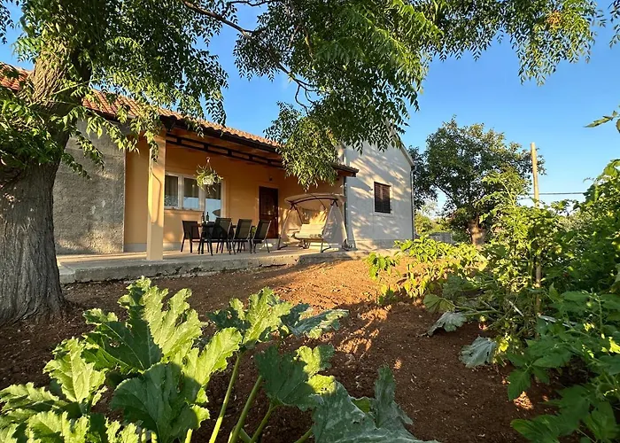 Relax And Unwind: Family-friendly House Near In Zagrad