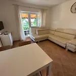 Relax And Unwind: Family-friendly House Near In Zagrad Casa vacanze *