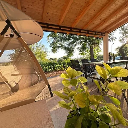 Relax And Unwind: Family-friendly House Near In Zagrad Vakantiehuis *