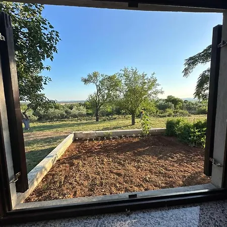 Vakantiehuis Relax And Unwind: Family-friendly House Near In Zagrad Zadar
