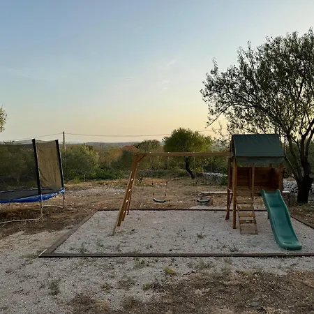 Dom wakacyjny Relax And Unwind: Family-friendly House Near In Zagrad Zadar