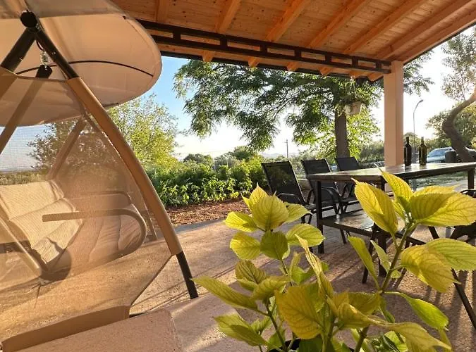 Relax And Unwind: Family-friendly House Near In Zagrad Vikendica *
