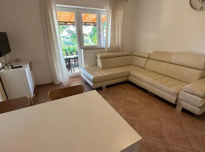 Relax And Unwind: Family-friendly House Near In Zagrad Dom wakacyjny *