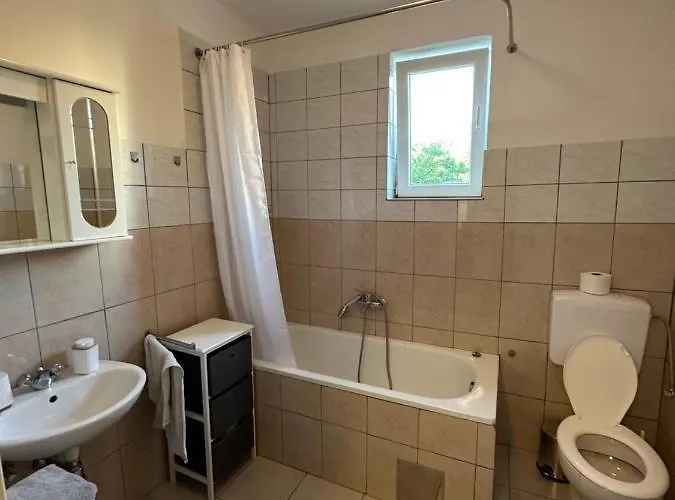 Relax And Unwind: Family-friendly House Near In Zagrad Dom wakacyjny *