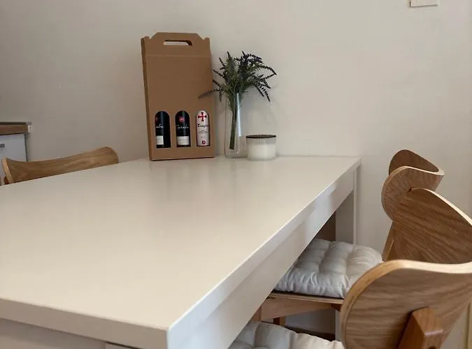 Relax And Unwind: Family-friendly House Near In Zagrad Dom wakacyjny
