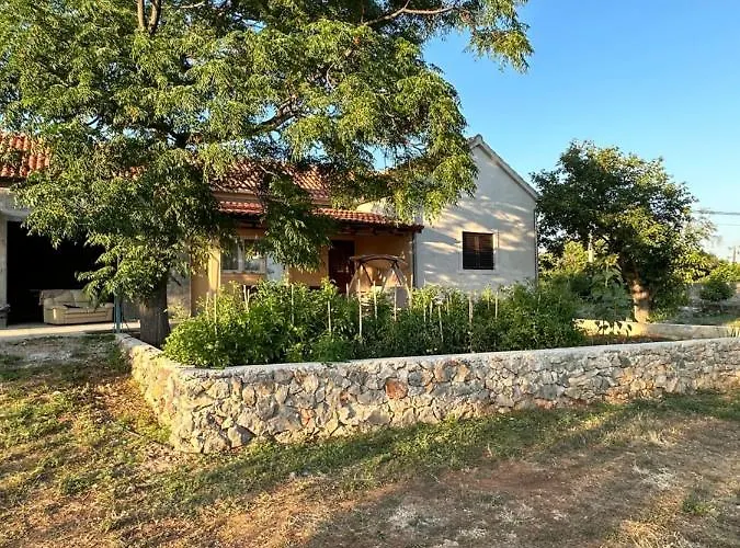 Relax And Unwind: Family-friendly House Near In Zagrad * Zadar