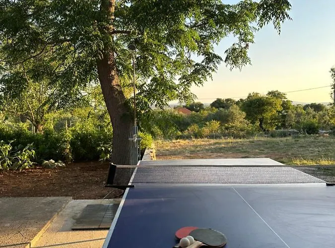 Dom wakacyjny Relax And Unwind: Family-friendly House Near In Zagrad *