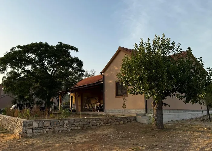 Relax And Unwind: Family-friendly House Near In Zagrad Zadar