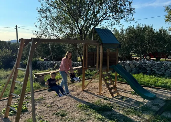 Relax And Unwind: Family-friendly House Near In Zagrad