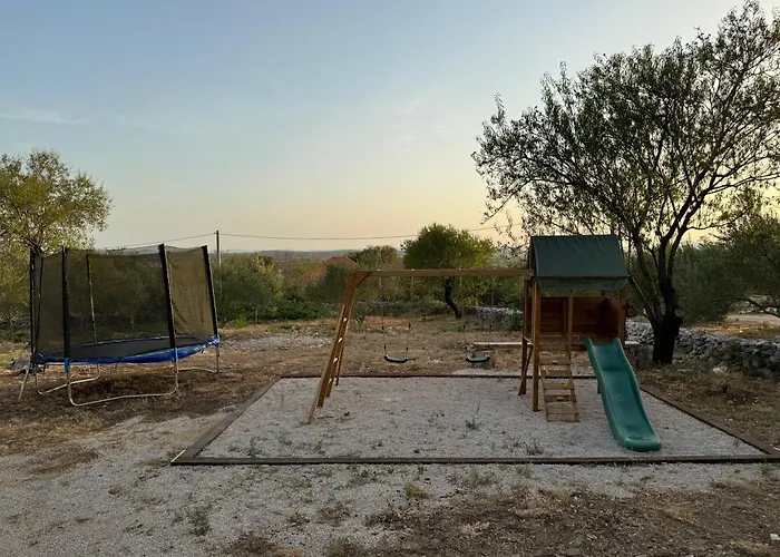Vikendica Relax And Unwind: Family-friendly House Near In Zagrad Zadar